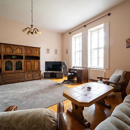 Tomka Apartman Сегед Экстерьер фото