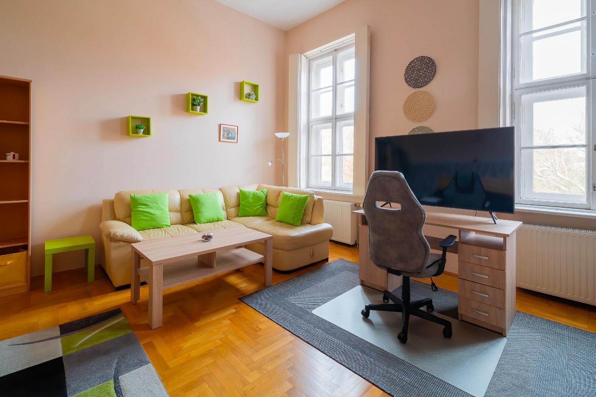 Tomka Apartman Сегед Экстерьер фото