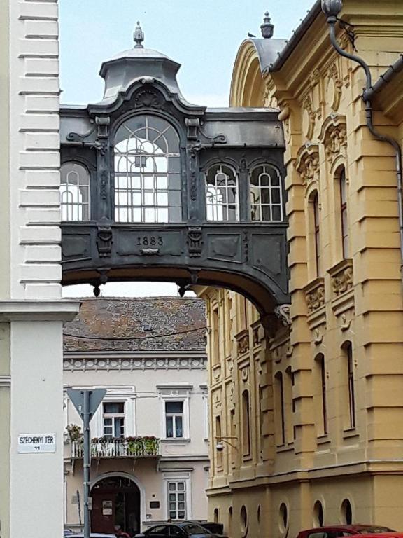 Tomka Apartman Сегед Экстерьер фото