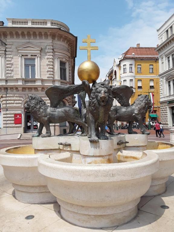 Tomka Apartman Сегед Экстерьер фото